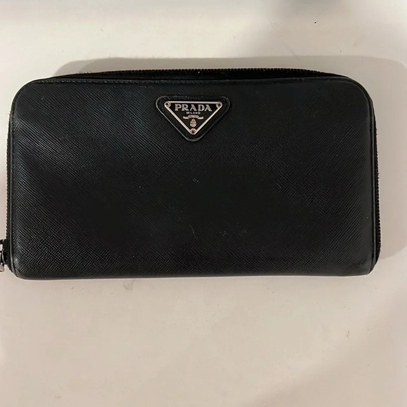 Prada Saffiano Black Zip Wallet - Picture 2 of 8